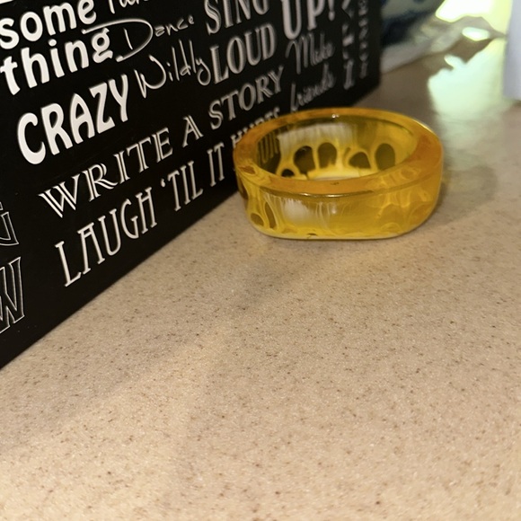 Yellow, Polka Dot, Vintage Bangle Bracelet  and possible lucite or bakelite - Picture 3 of 8